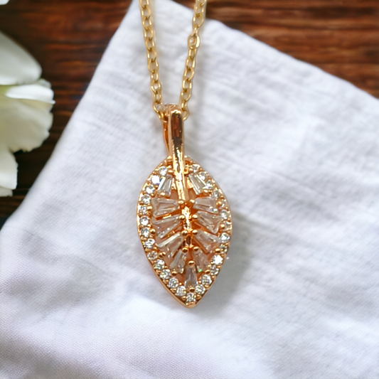 Golden Leaf Elegance Pendant ✨
