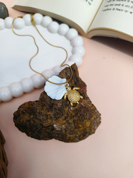 Stainless Steel Turtle Pendant Necklace with Seashell Charm – Ocean Inspired Jewelry