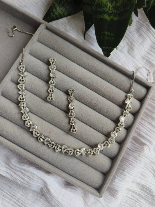 SILVER MINIMAL ONE LINE AMERICAN DIAMOND NEACKLACE