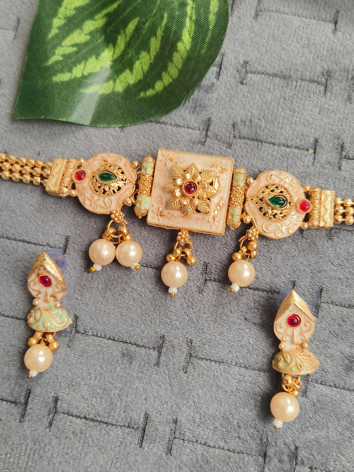 RAJWADI CHOKAR NEACKLACE SET
