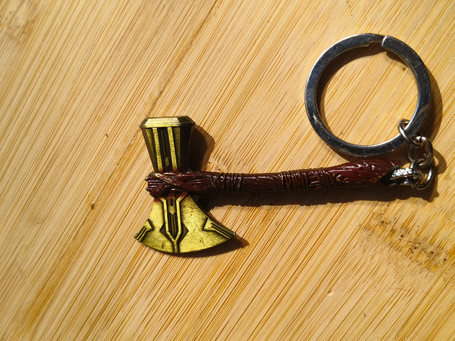 Viking Axe Keyring | Warrior Axe Metal Keychain | Fantasy Weapon Key Ring for Men & Fans