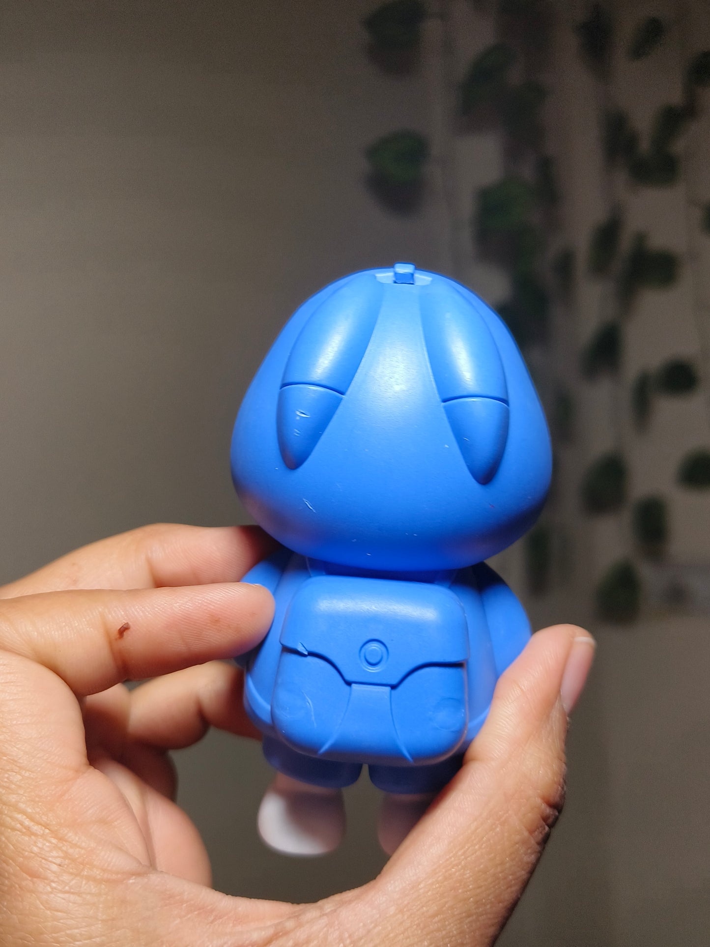 Blue Face Changing Cartoon Keychain – Cute Hoodie Style Mood Changing Keychain for Kids