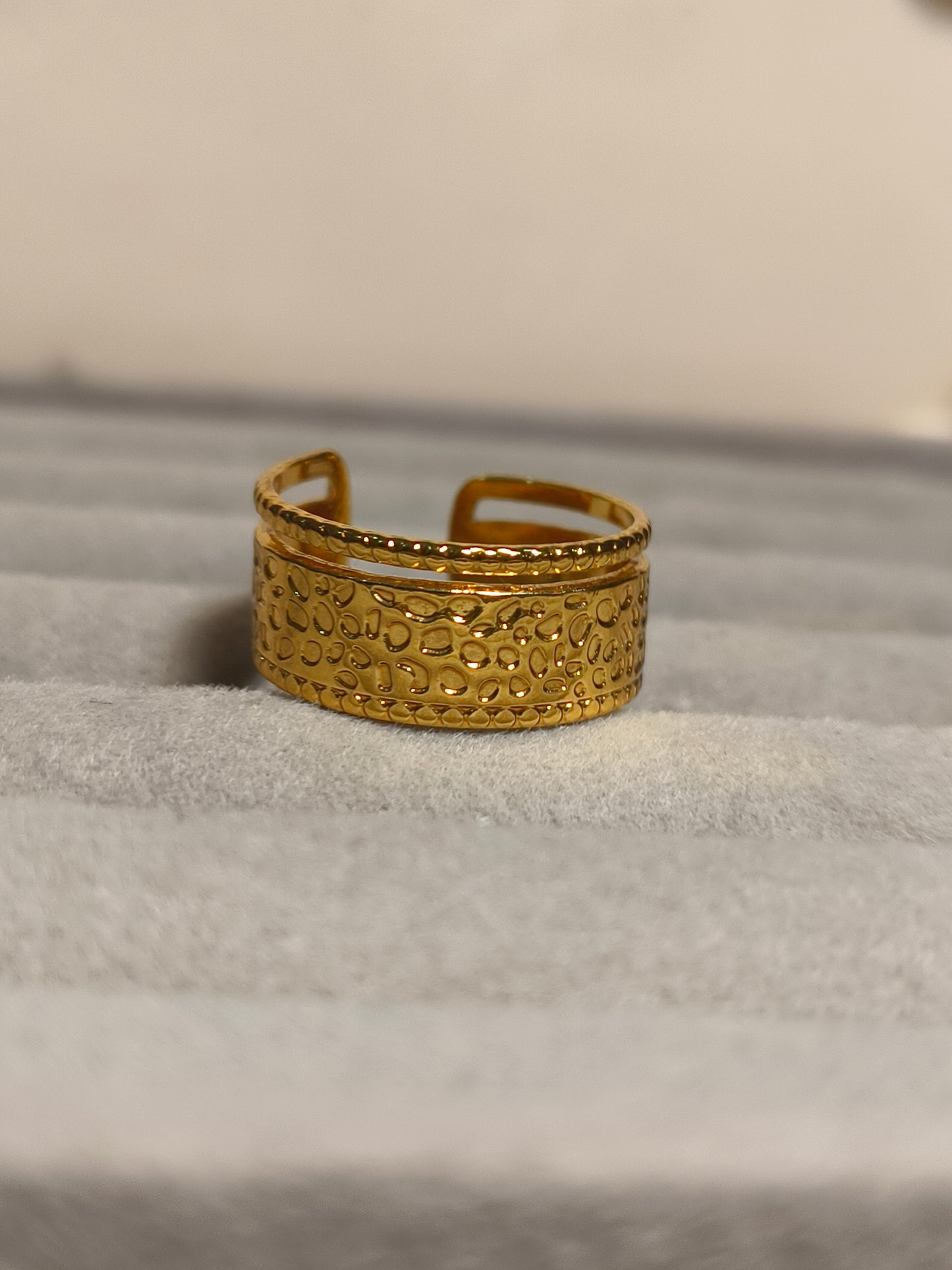 Textured Gold Anti-Tarnish Waterproof Band Ring ✨