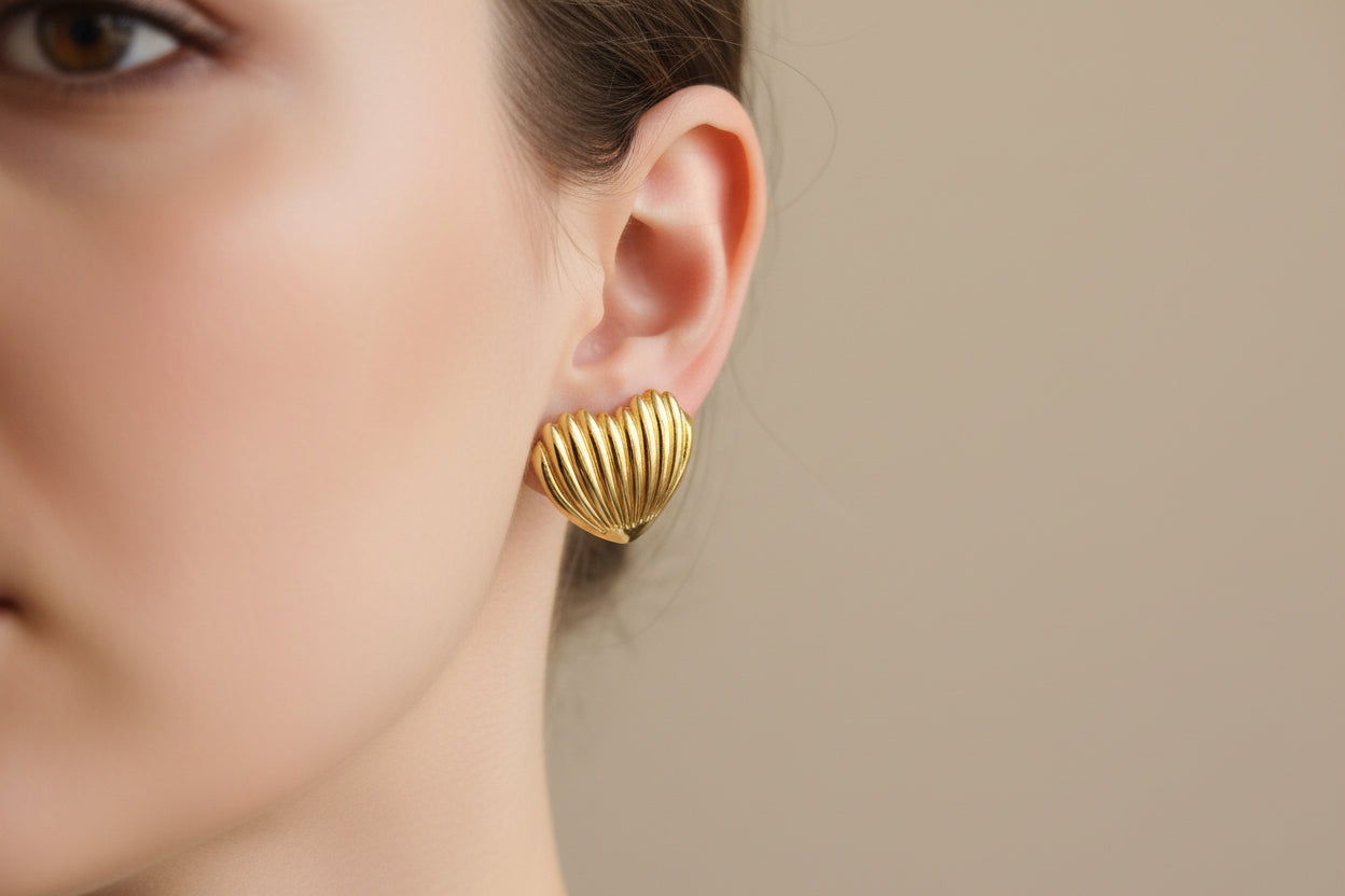 Anti-Tarnish Waterproof Gold Shell Heart Stud Earrings for Women