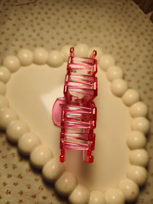 Pink medium hair claw