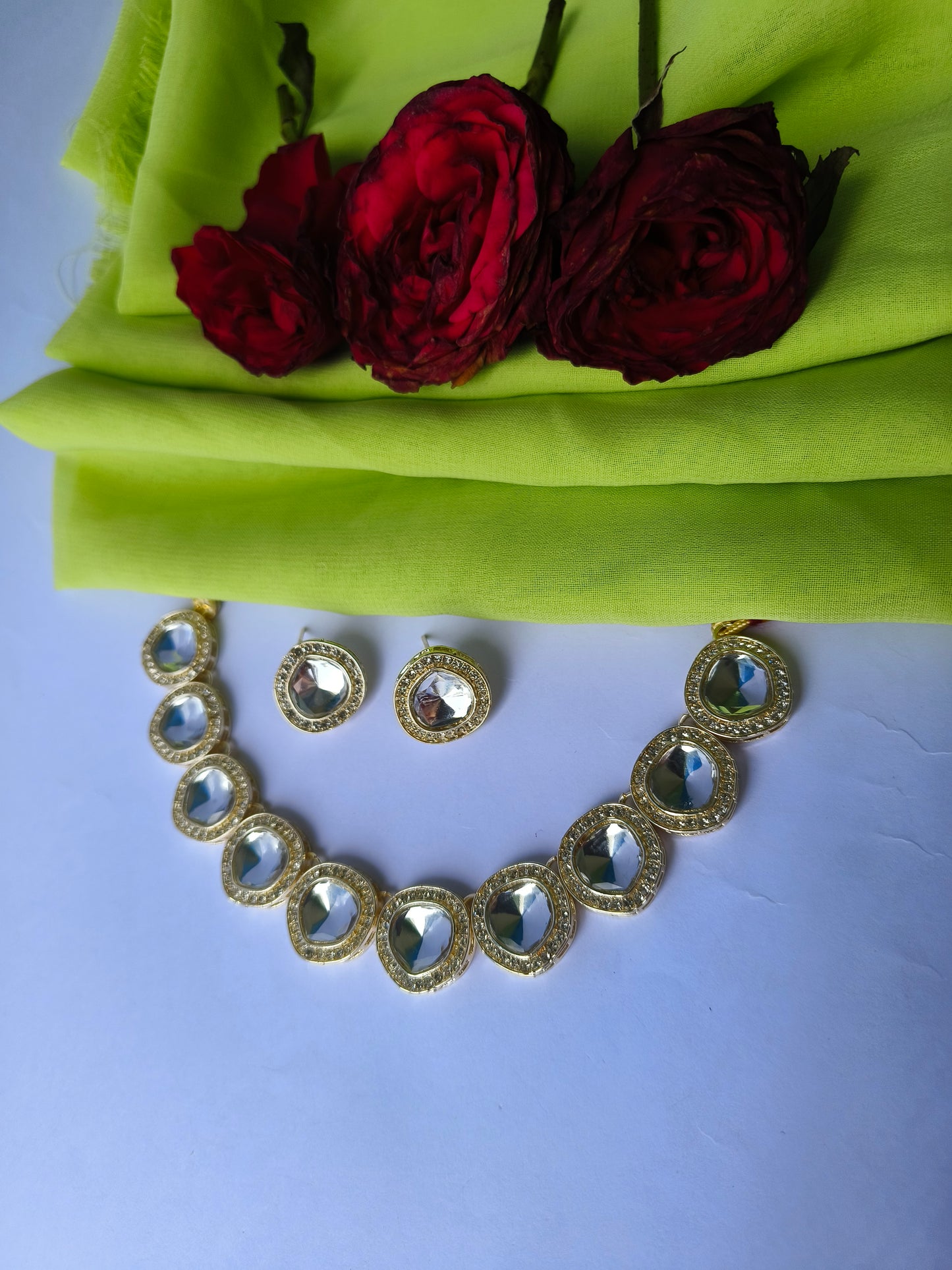 Elegant Round Mirror Kundan Necklace Set with Stud Earrings