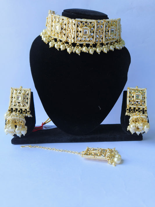 Traditional Square Kundan Choker Necklace Set with Pearl Drops & Matching Jhumka and Mangtika