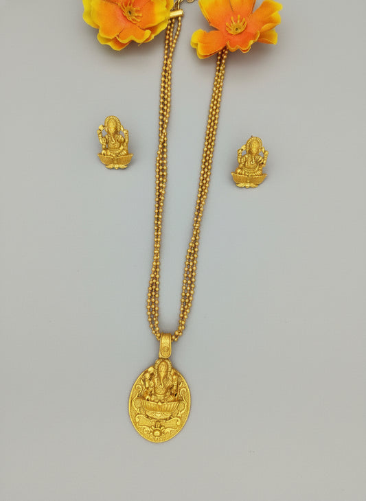Ganesh Pendant Necklace with Matching Earrings – Traditional Devotional Jewellery