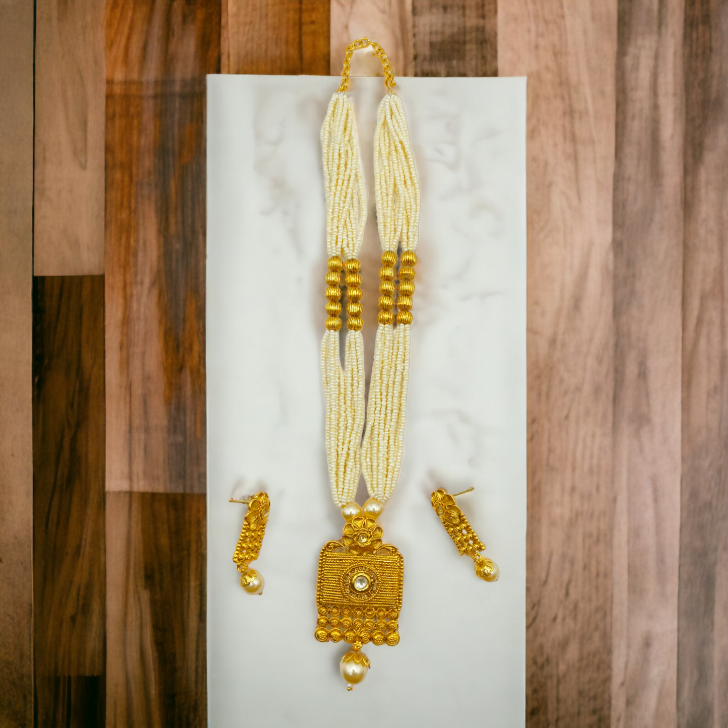 Golden Square Pendant Pearl Beaded Necklace Set