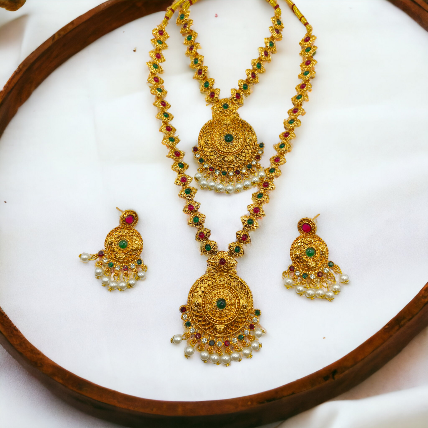 Traditional Temple Jewellery Set with Round Pendant & Pearl Drops