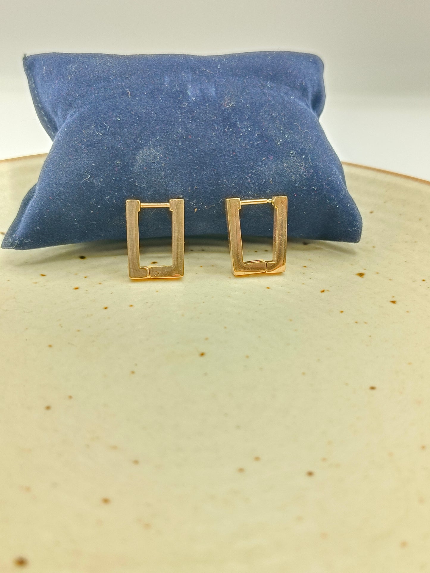 ROSE GOLD ANTITOURNISH HOOP