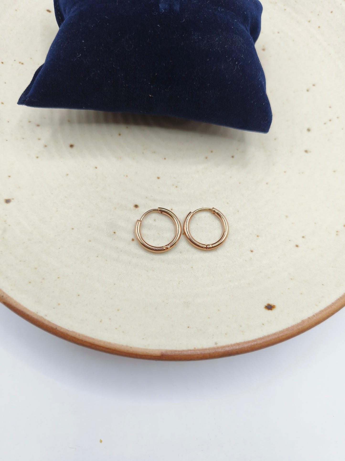 ROSE GOLD ROUND HOOPS