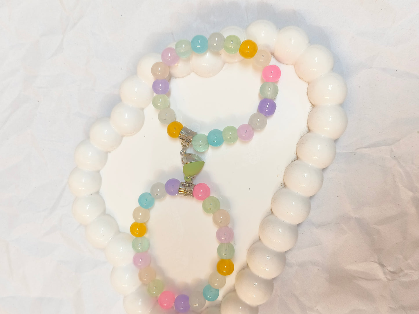 MEGNATIC HEART BRACELATES