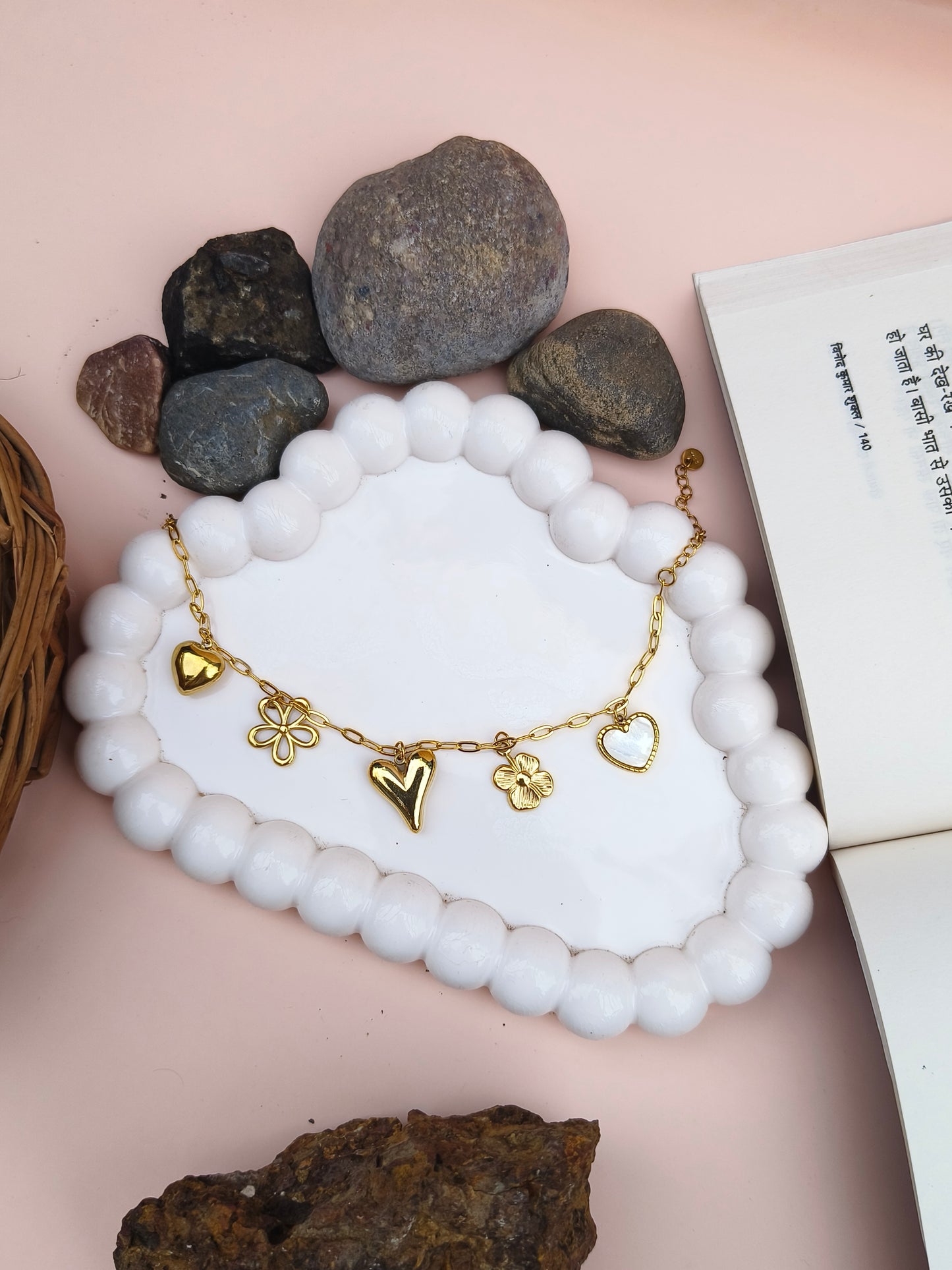 Golden Charm Bracelet – Heart & Flower Motifs