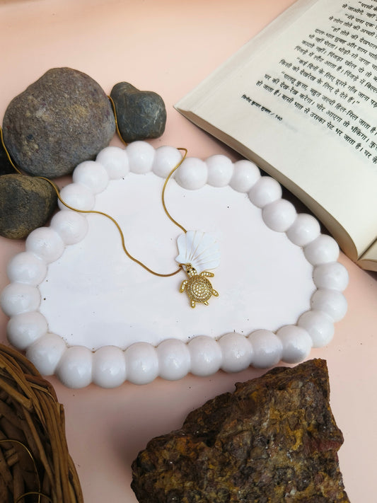 Stainless Steel Turtle Pendant Necklace with Seashell Charm – Ocean Inspired Jewelry