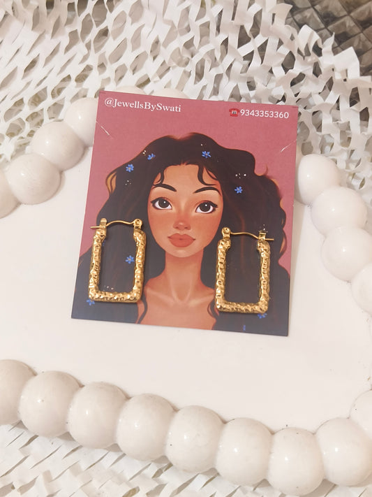 Classic Golden Hoop Earrings | Timeless Everyday Style