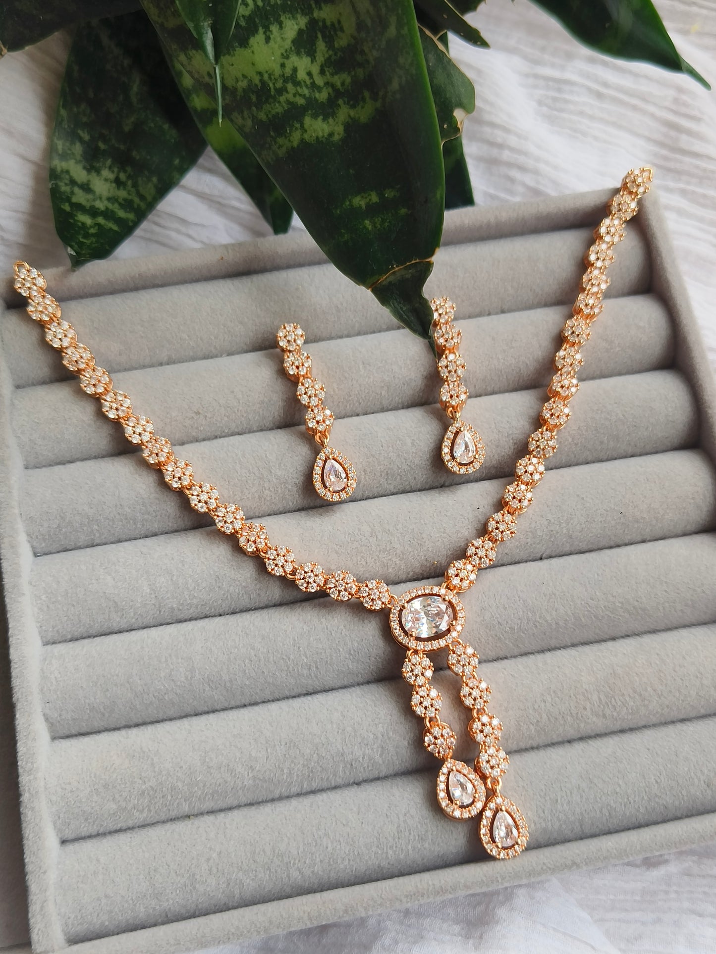 ROSE GOLD AMERICAN DIAMOND NEACKLACE