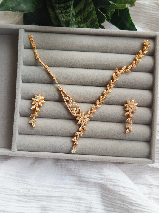 ROSE GOLD  FLOWER AMERICAN DIAMOND NEACKLACE & EARRINGS