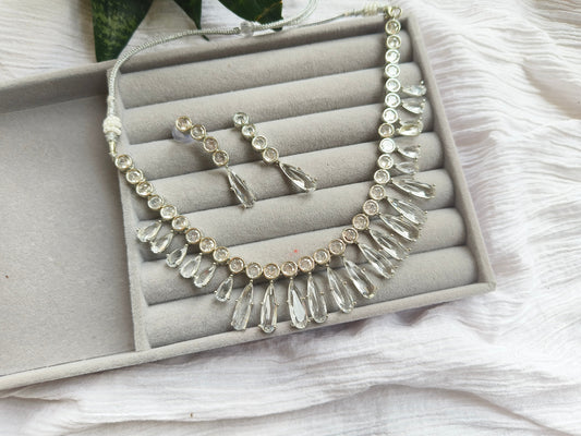 SILVER AMERICAN DIAMOND NEACKLACE WITH CLEAR STONES