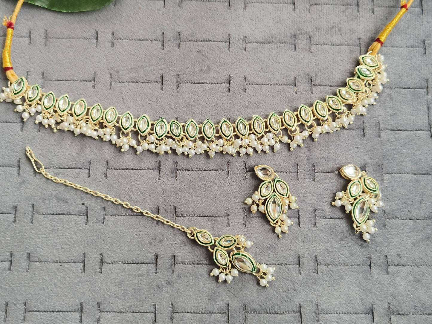 BEAUTIFUL SLEEK NEACKLACE SET