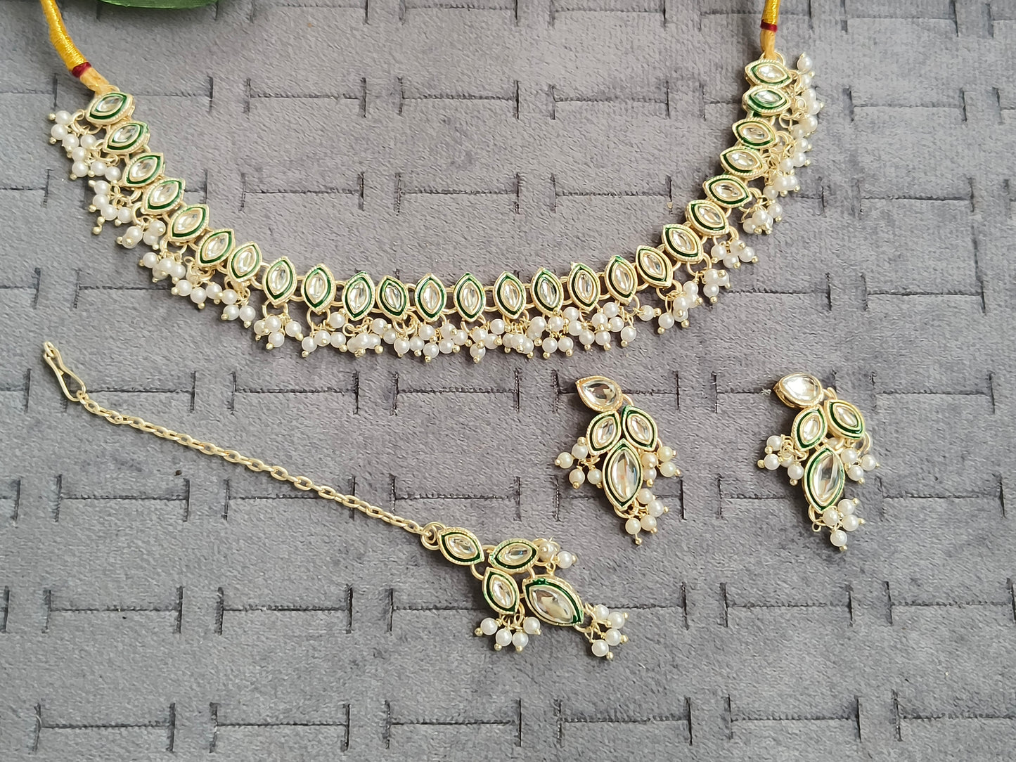 BEAUTIFUL SLEEK NEACKLACE SET