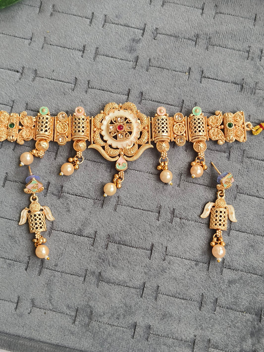 BEAUTIFUL RAJWADI CHOKAR WITH EARRING