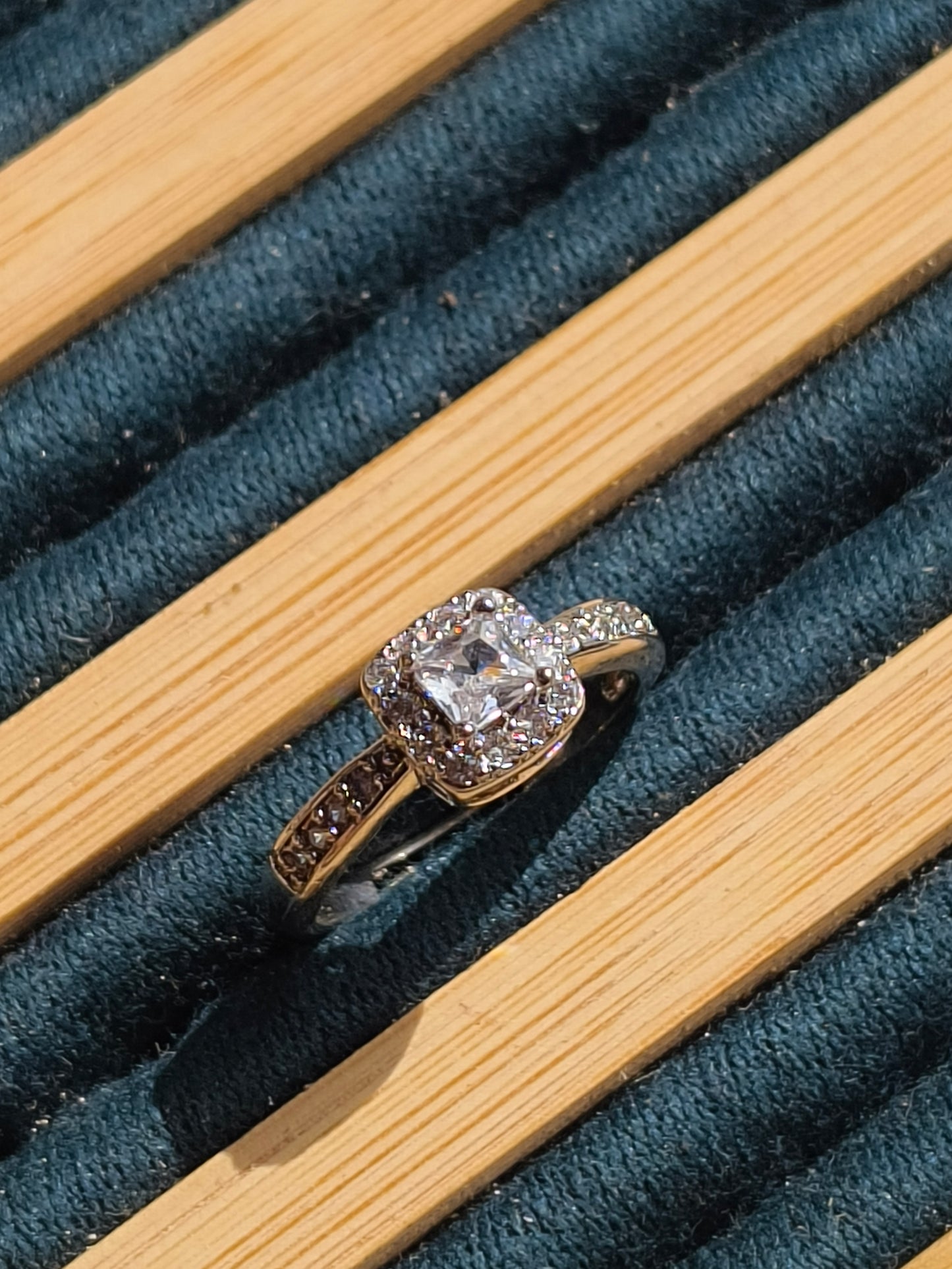 ✨ Princess Cut Halo Zircon Ring | Anti-Tarnish Silver Finish