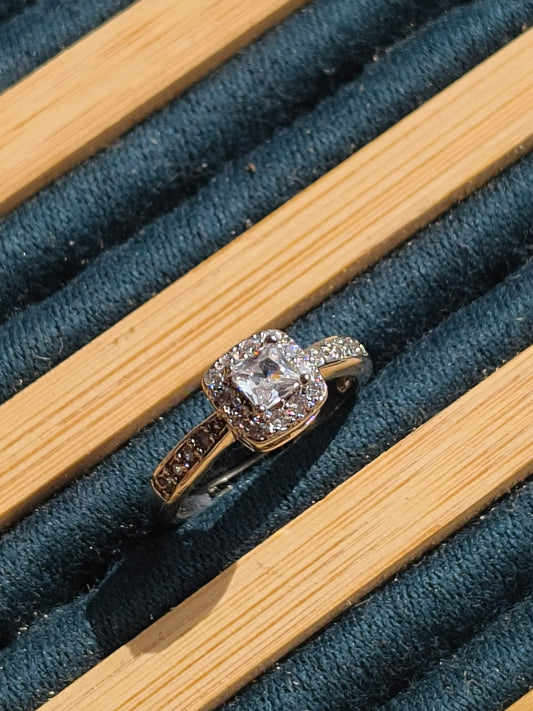 ✨ Princess Cut Halo Zircon Ring | Anti-Tarnish Silver Finish