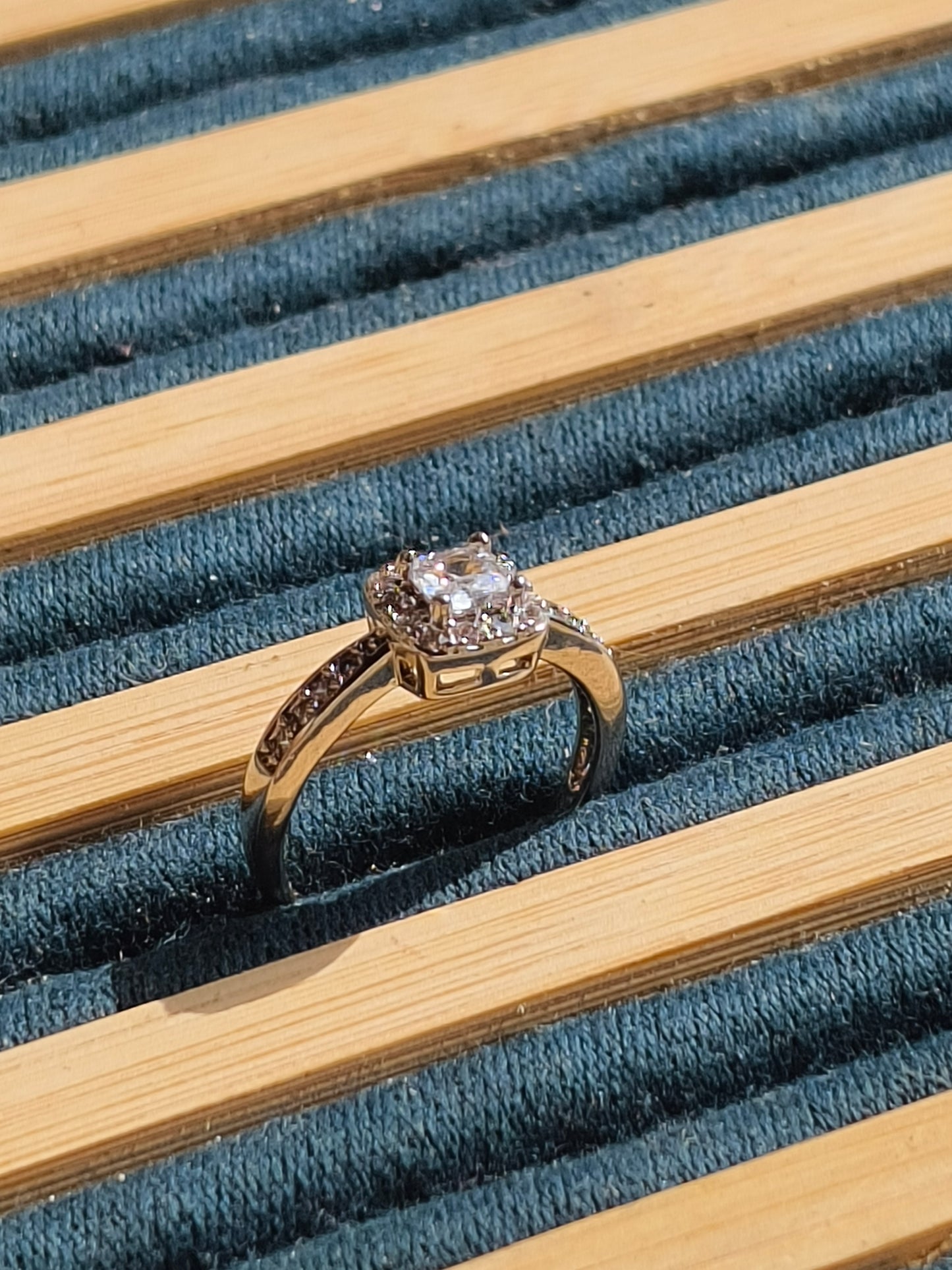 ✨ Princess Cut Halo Zircon Ring | Anti-Tarnish Silver Finish