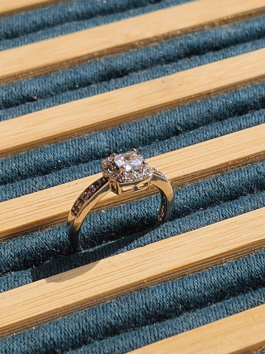 ✨ Princess Cut Halo Zircon Ring | Anti-Tarnish Silver Finish