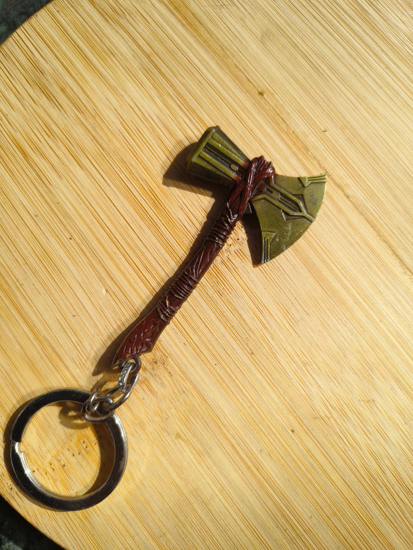 Viking Axe Keyring | Warrior Axe Metal Keychain | Fantasy Weapon Key Ring for Men & Fans