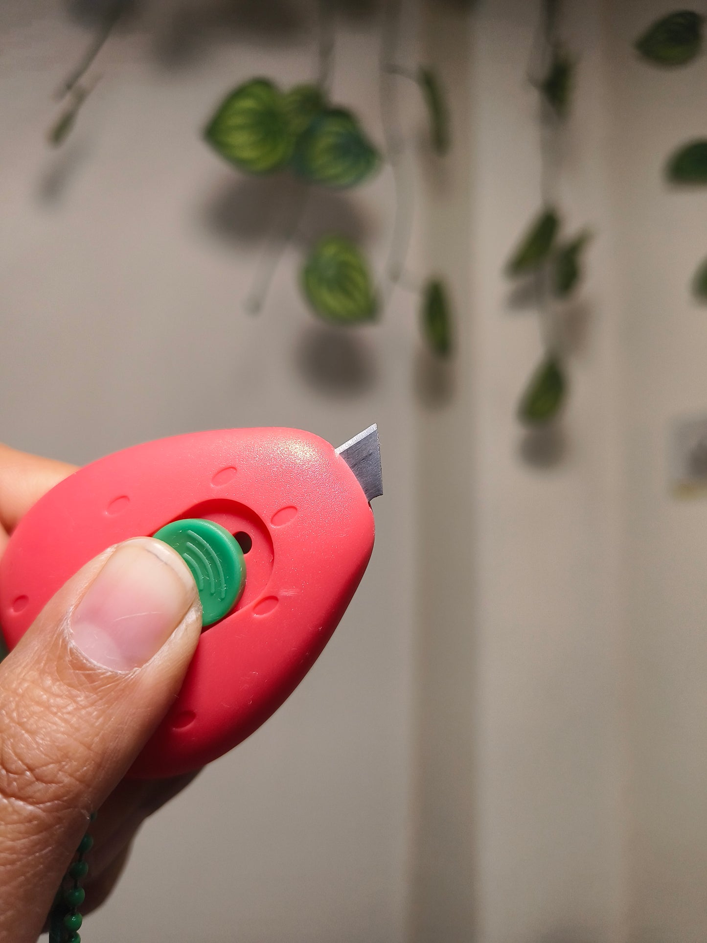 Strawberry Shape Mini Utility Cutter Keychain | Cute Retractable Box Cutter for Home, Office & Craft