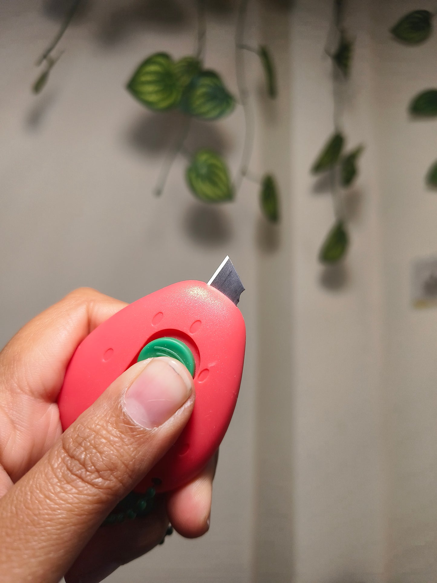 Strawberry Shape Mini Utility Cutter Keychain | Cute Retractable Box Cutter for Home, Office & Craft