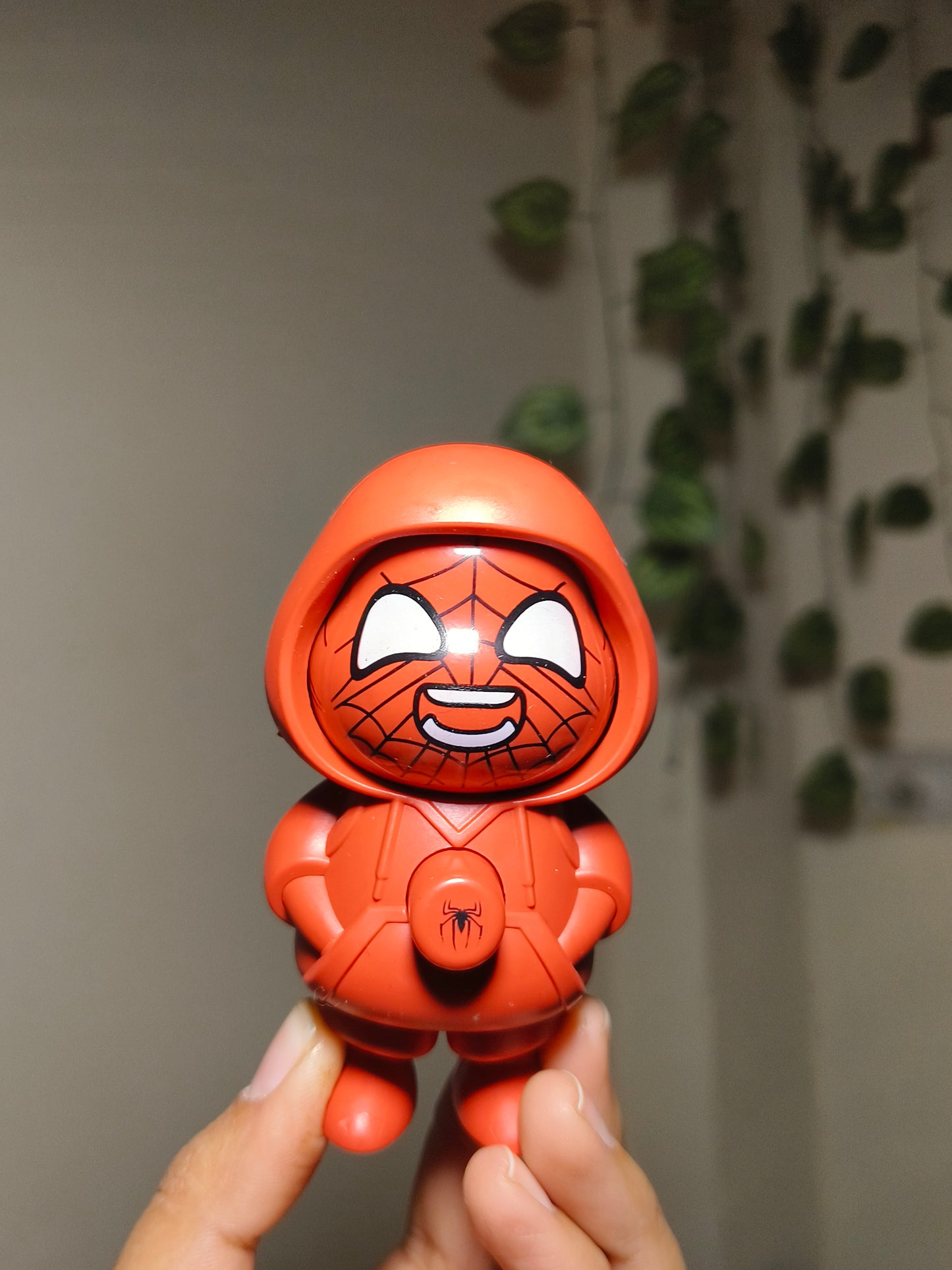 Red Superhero Face Changing Keychain – Cartoon Hoodie Style Mood Changing Keychain