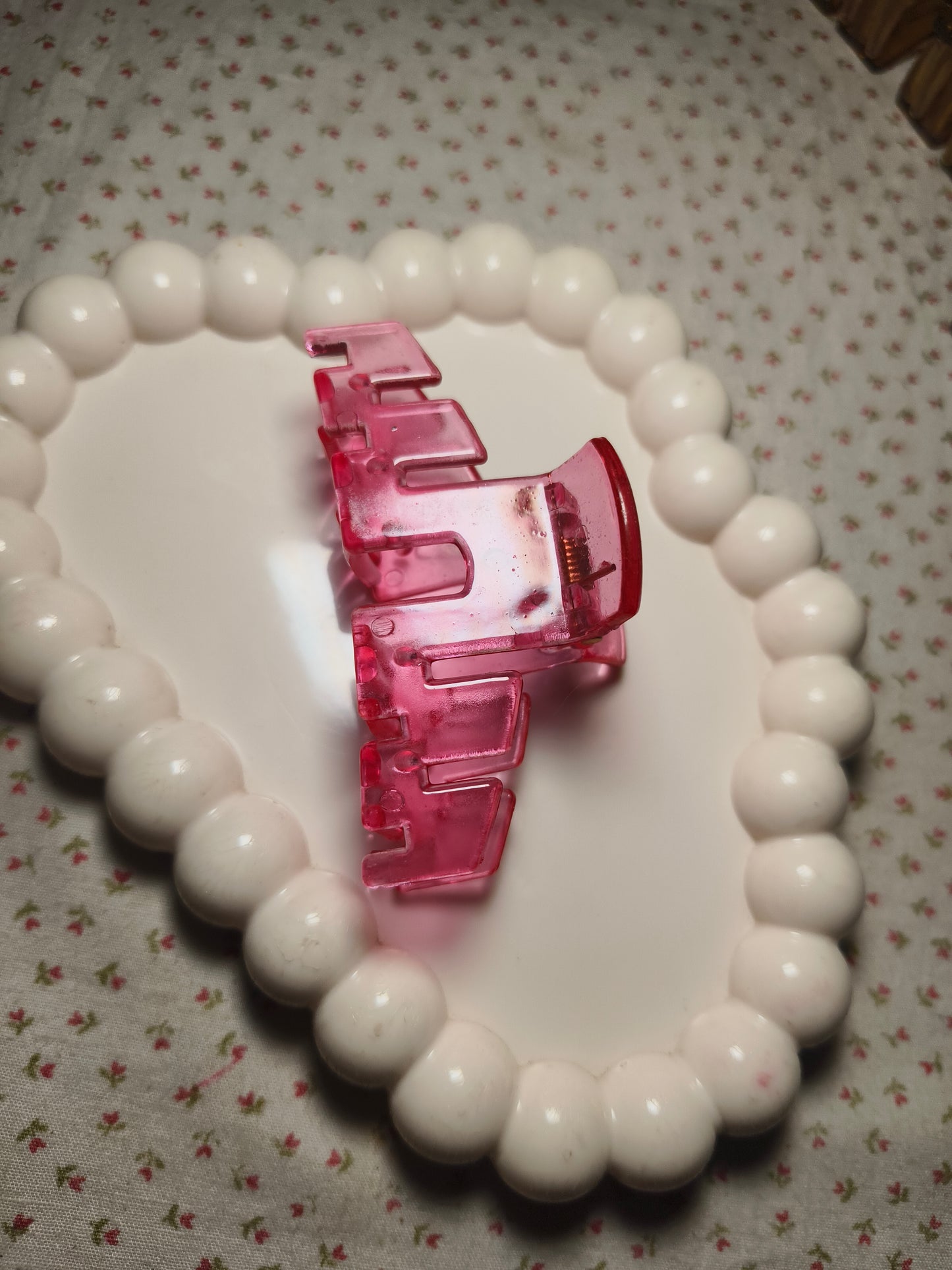 Pink medium hair  claw