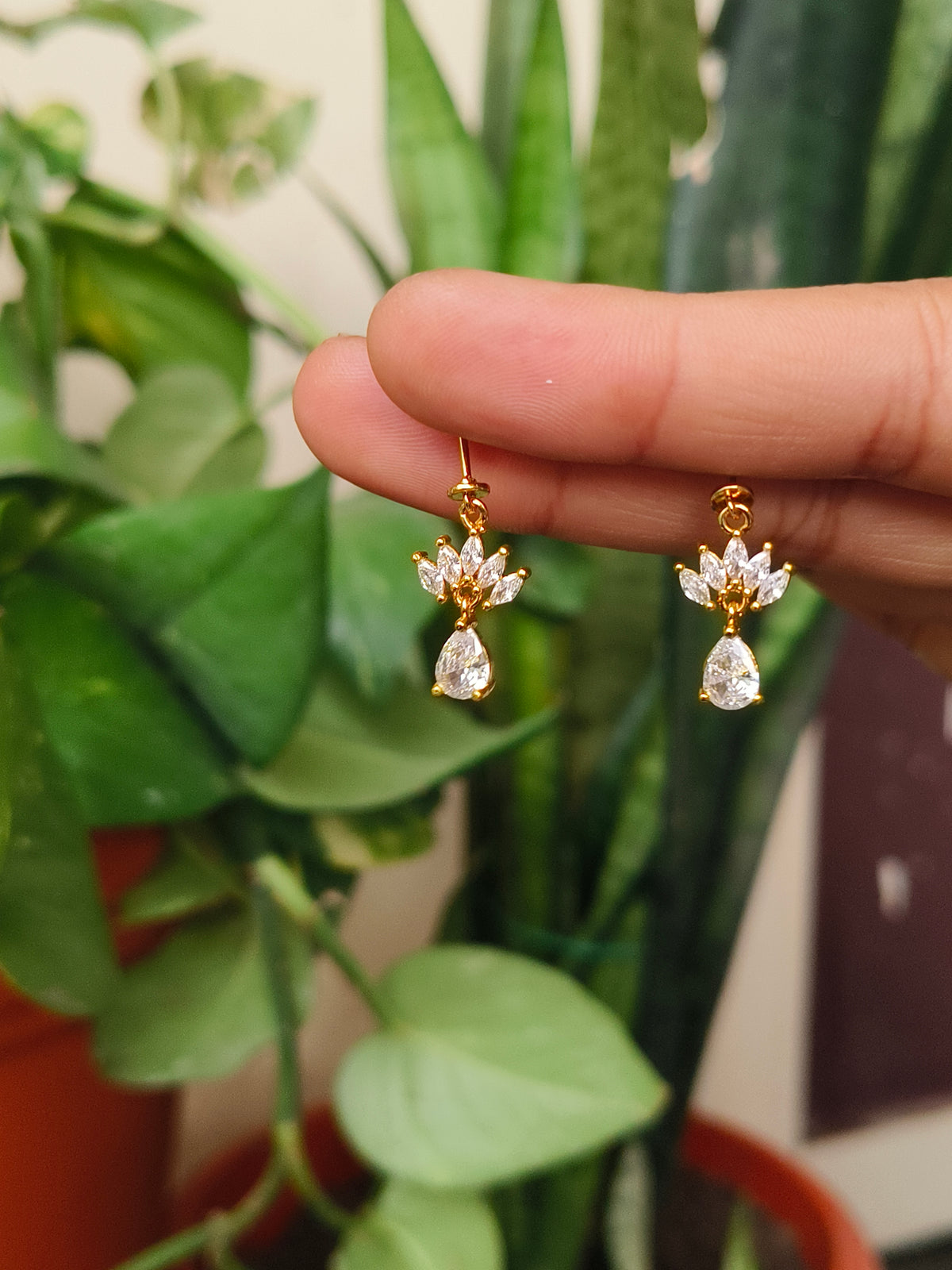 Floral Teardrop Flat Back For Vertical Helix Piercing ✨