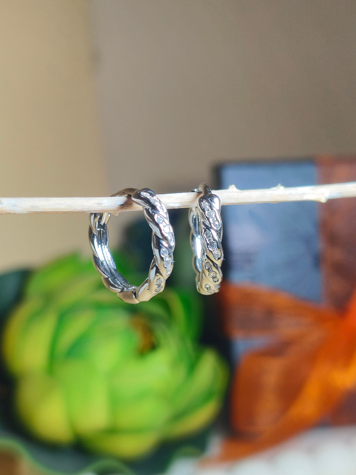 Twisted Silver Hoop Earrings🤍