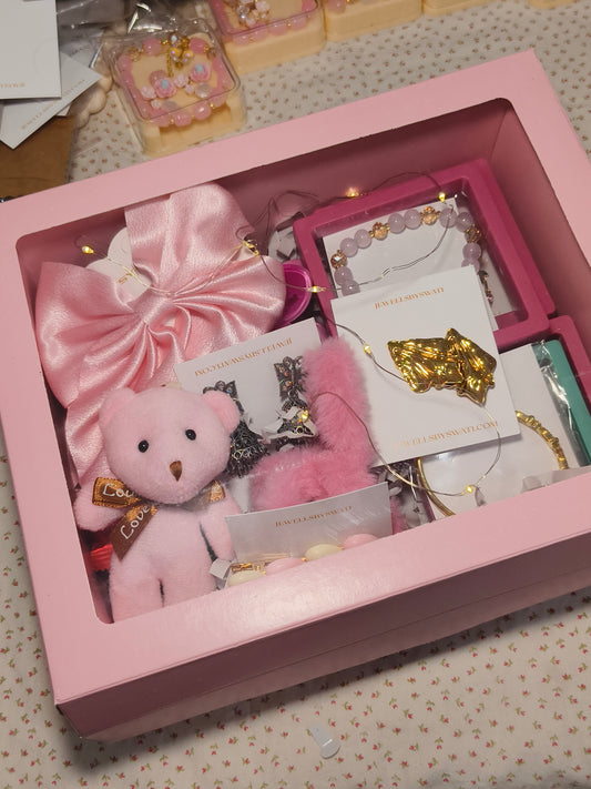 Pintresty Gift Hamper for her
