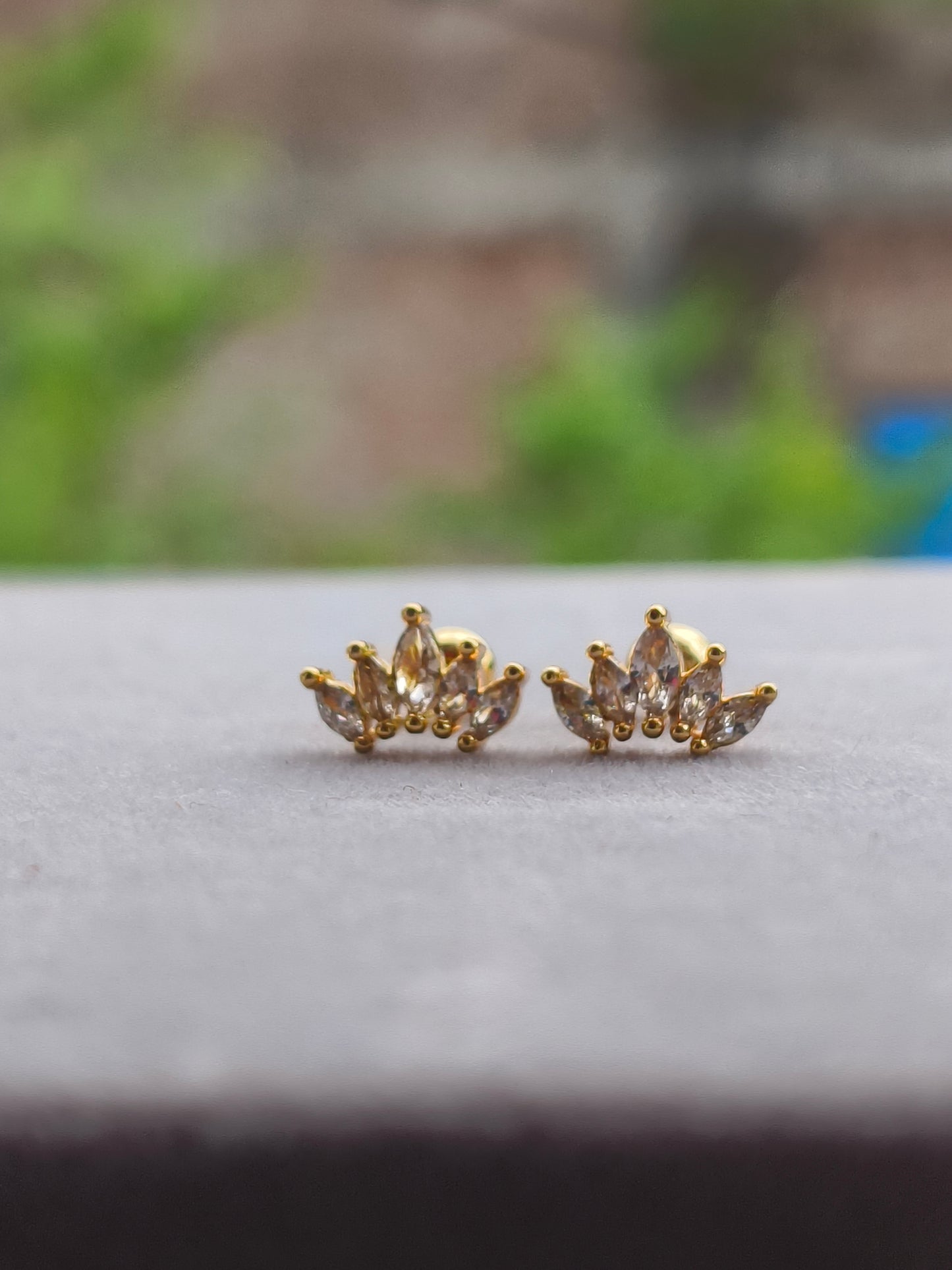 Ball back Crown Studs |BB54