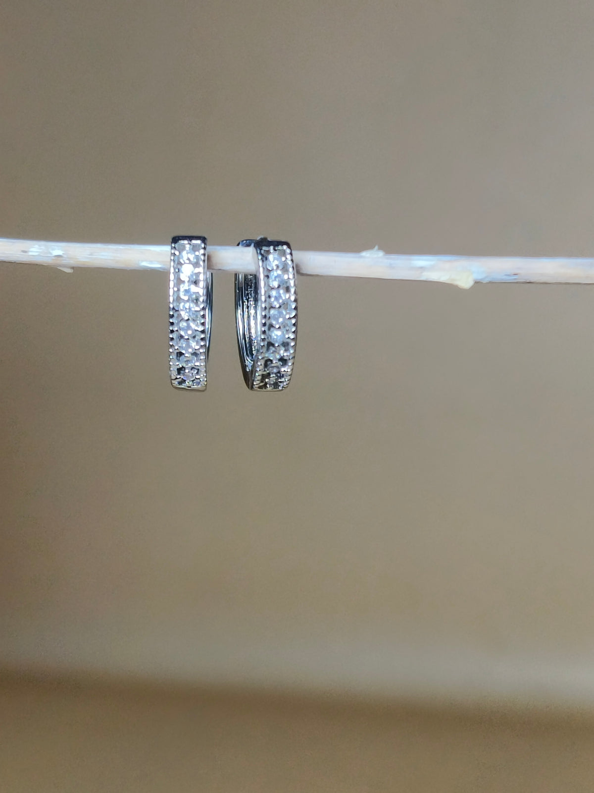 Minimal Silver Hoops 🤍