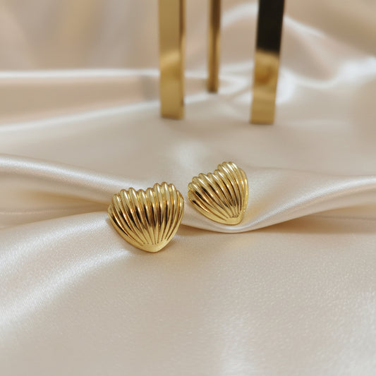 Anti-Tarnish Waterproof Gold Shell Heart Stud Earrings for Women