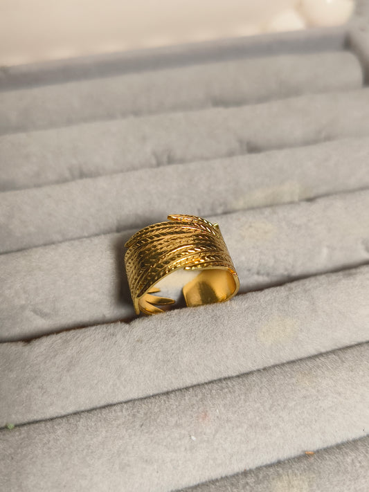 Luxury Gold Feather Ring for Women |